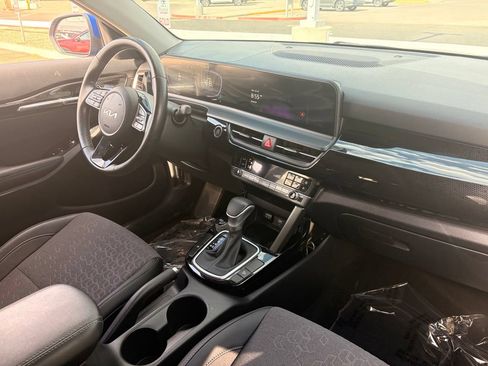 Used 2025 Kia Seltos S FWD image 13