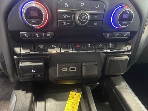 Used 2022 Chevrolet Silverado 2500 High Country AWD/4WD image 18