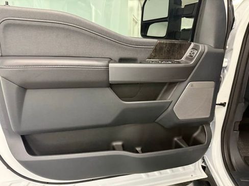 Used 2025 Ford F350 Lariat image 12