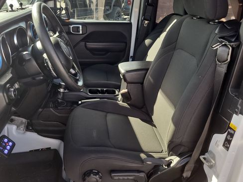 Used 2022 Jeep Wrangler Sport AWD/4WD image 12