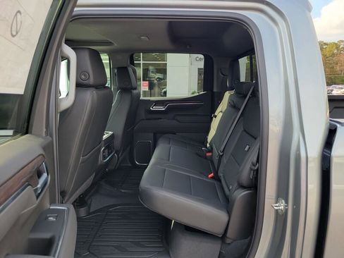 New 2026 GMC Sierra 1500 SLT image 27