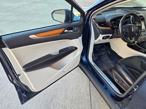 Used 2015 Lincoln MKC Sport Utility 4D w/ Equipment Group 102A Reserve image 11