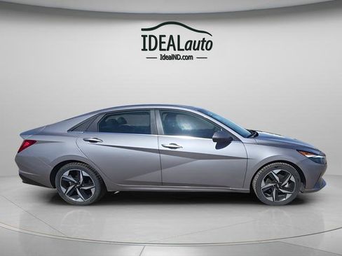 Used 2022 Hyundai Elantra SEL w/ Convenience + Premium Package image 6
