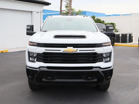 Used 2025 Chevrolet Silverado 2500 Custom w/ Custom Value Package AWD/4WD image 3