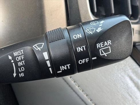 Used 2013 Toyota RAV4 XLE image 16