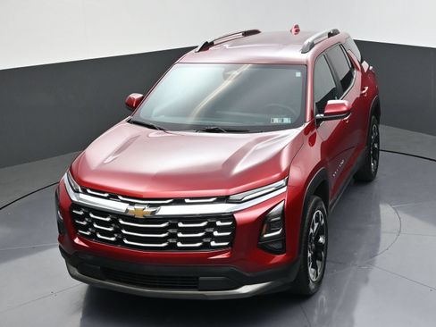Used 2025 Chevrolet Equinox LT w/ Convenience Package II FWD image 39
