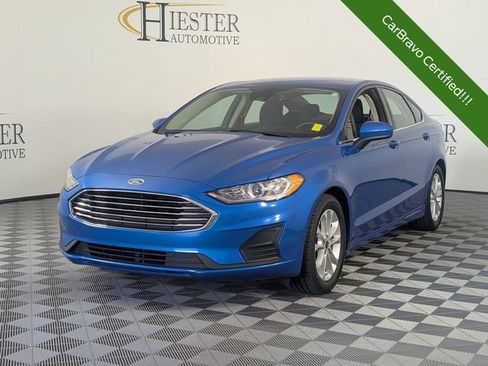 Used 2019 Ford Fusion SE FWD image 4