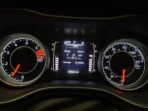 Used 2020 Jeep Cherokee Latitude FWD image 23