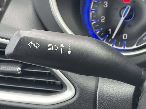 Used 2026 Chrysler Pacifica Select FWD image 24