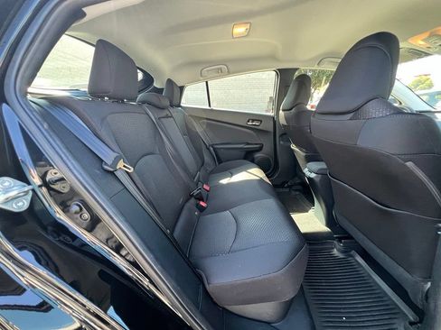 Certified 2022 Toyota Prius LE FWD image 17