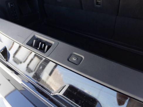 Used 2025 Ford Expedition Platinum w/ Driver's Package AWD/4WD image 24