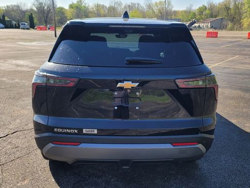 New 2026 Chevrolet Equinox LT w/ Convenience Package II FWD image 10