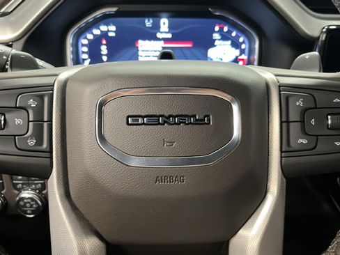 Used 2023 GMC Sierra 1500 Denali AWD/4WD image 15