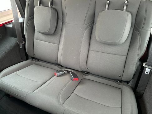 Used 2019 Jeep Wrangler Sport image 12