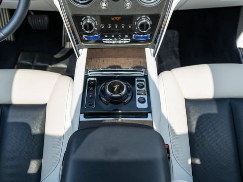 Certified 2019 Rolls-Royce Cullinan AWD/4WD image 17