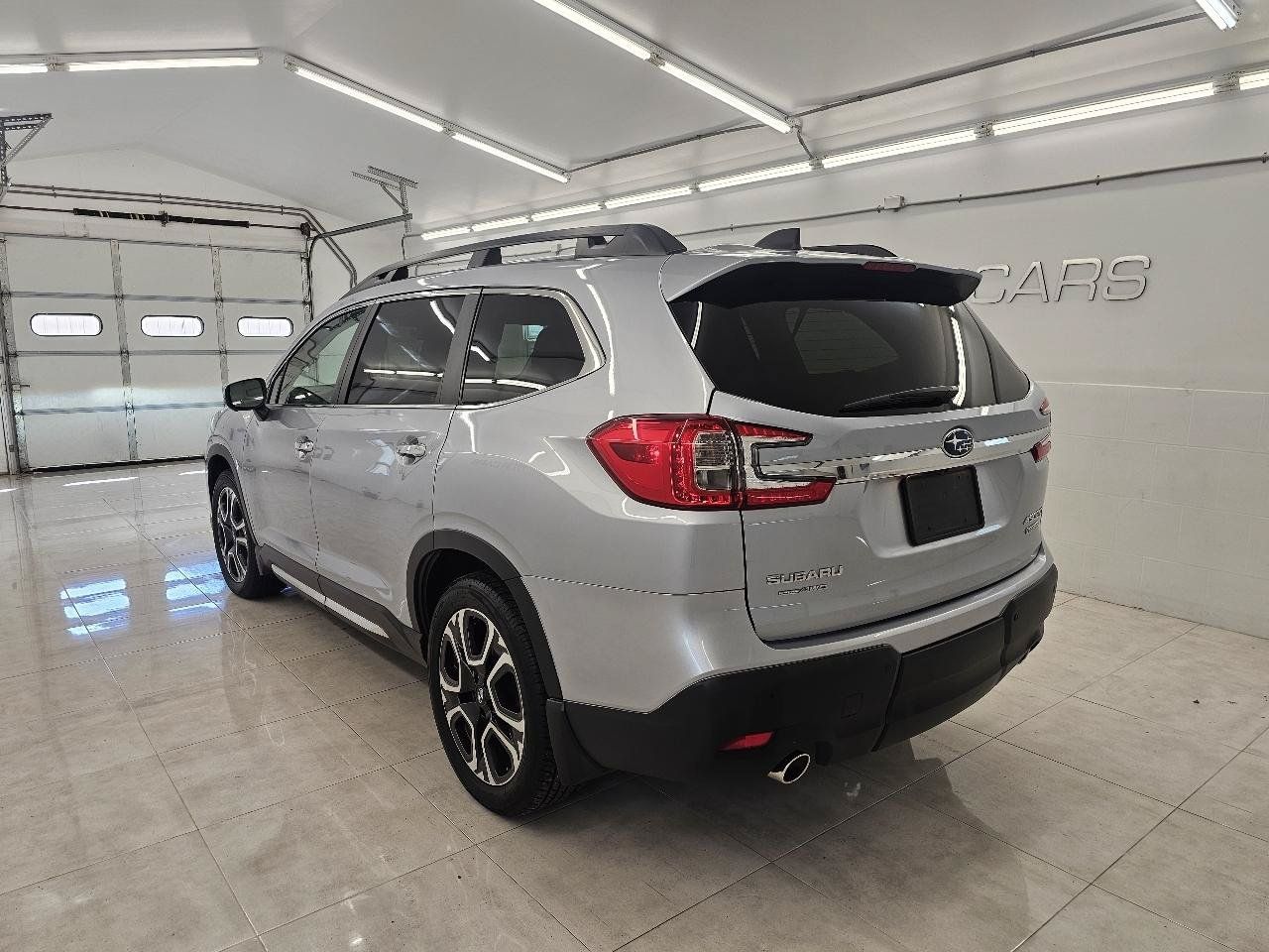 Used 2023 Subaru Ascent Touring AWD/4WD image 6