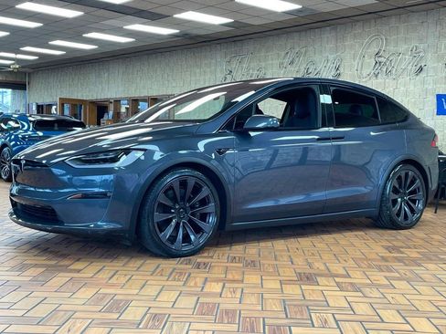 Used 2022 Tesla Model X image 5