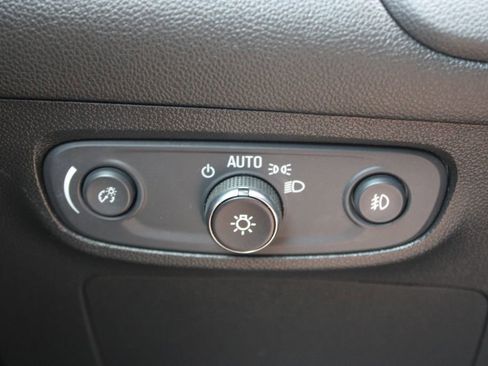 Used 2020 Buick Encore GX Select w/ Sport Touring Package FWD image 38