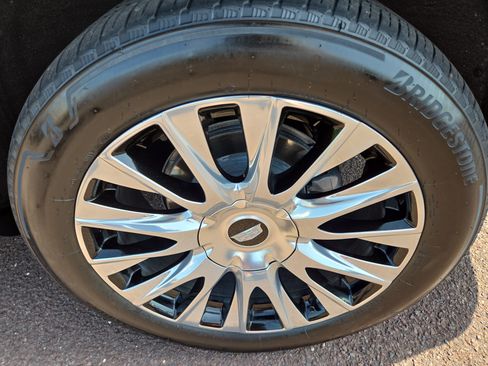 Used 2025 Cadillac Escalade Premium Luxury Platinum w/ LPO, Floor Liner Package AWD/4WD image 11