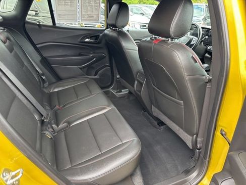 Used 2024 Chevrolet Trax RS w/ Driver Confidence Package FWD image 21