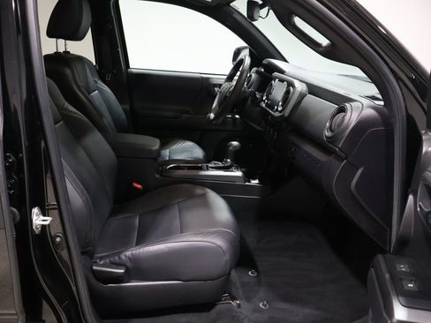 Used 2023 Toyota Tacoma TRD Sport image 23