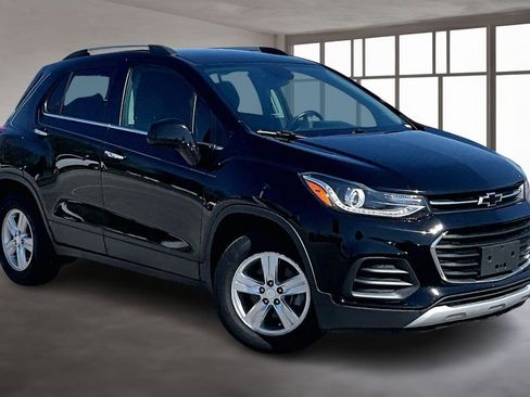Used 2019 Chevrolet Trax LT w/ LT Convenience Package FWD image 14