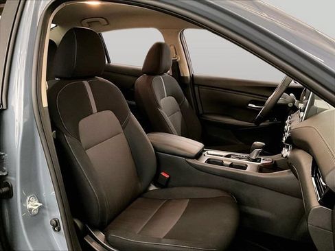 Used 2025 Nissan Sentra SV w/ All-Weather Package FWD image 7