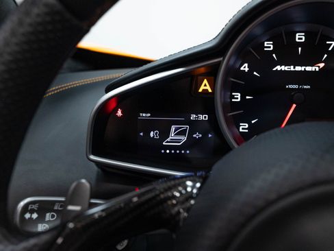 Used 2015 McLaren 650S Spider RWD image 42