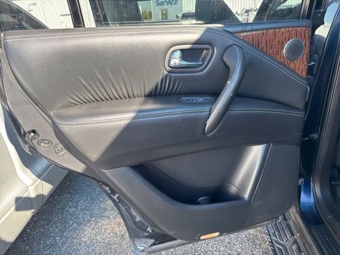 Used 2018 Nissan Armada Platinum image 11