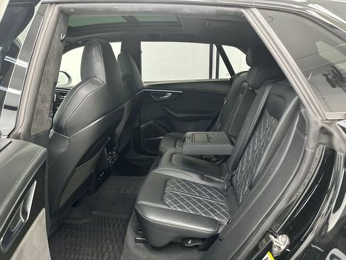 Used 2022 Audi SQ8 Prestige AWD/4WD image 24