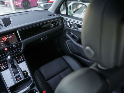 New 2026 Porsche Macan AWD/4WD image 38