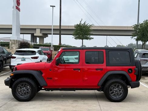 Used 2025 Jeep Wrangler Unlimited Sport AWD/4WD image 7