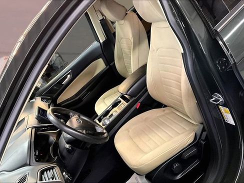 Used 2022 Ford Edge SE w/ Black Appearance Package image 21