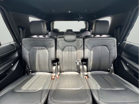 Used 2018 Ford Expedition Limited w/ Equipment Group 301A AWD/4WD image 14