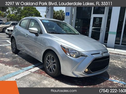 Used 2020 Toyota Yaris LE FWD image 3