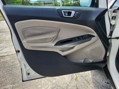 Used 2018 Ford EcoSport SE w/ SE Convenience Package FWD image 12