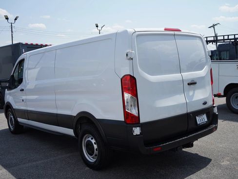 Used 2021 Ford Transit 250 Low Roof RWD image 4
