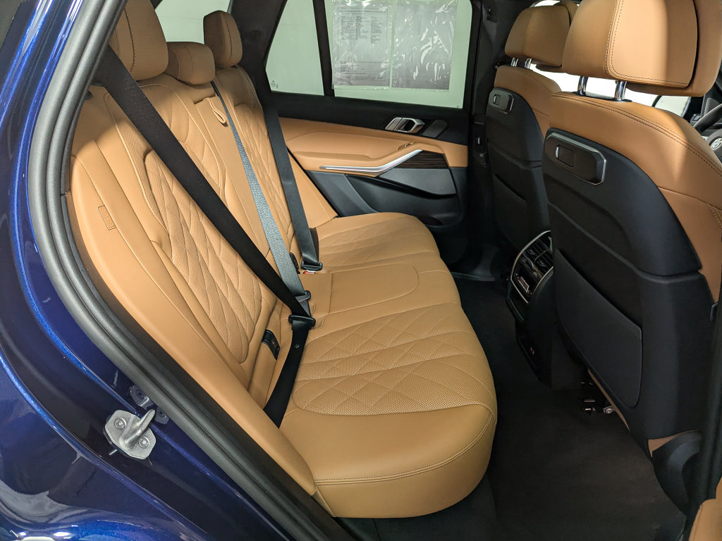 Used 2026 BMW X5 xDrive40i w/ M Sport Package AWD/4WD image 42
