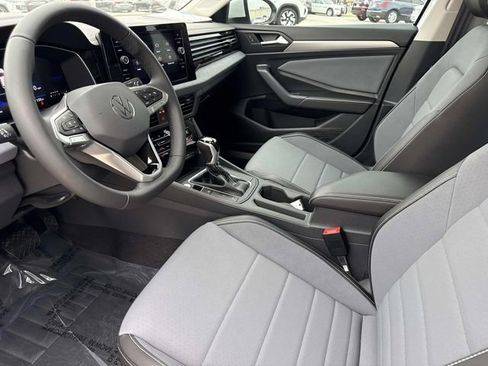 New 2026 Volkswagen Jetta SE image 10