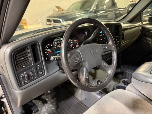Used 2006 Chevrolet Silverado 2500 LT w/ Skid Plate Package AWD/4WD image 31