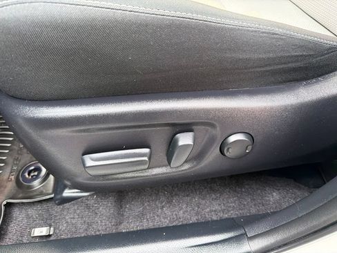Used 2018 Toyota RAV4 XLE AWD/4WD image 23