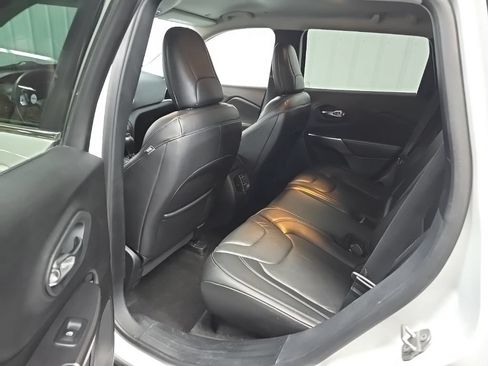 Used 2020 Jeep Cherokee Limited AWD/4WD image 30