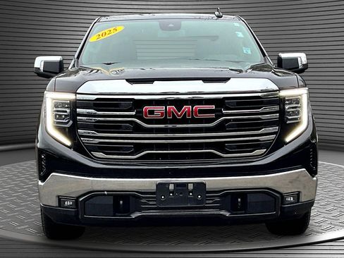 Used 2025 GMC Sierra 1500 SLT image 2
