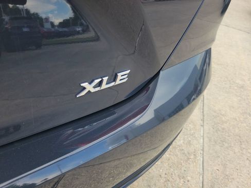 Used 2025 Toyota Camry XLE FWD image 5