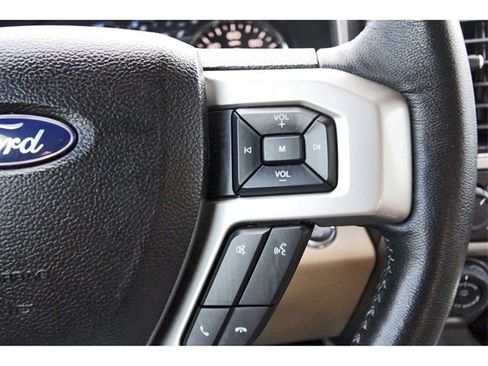 Used 2017 Ford F150 Lariat w/ Equipment Group 501A Mid image 17