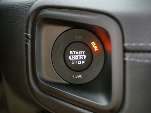 Used 2024 Jeep Gladiator Sport w/ Premium Package image 53