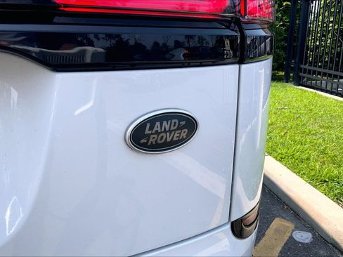 Used 2020 Land Rover Range Rover Velar R-Dynamic S AWD/4WD image 31