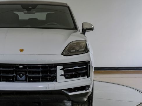 Used 2024 Porsche Cayenne Coupe AWD/4WD image 50