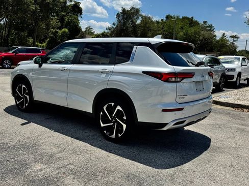 Used 2023 Mitsubishi Outlander SE FWD image 4