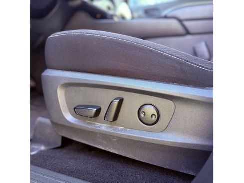 Used 2025 Nissan Pathfinder SV FWD image 22